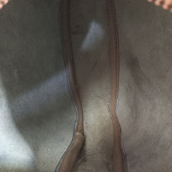 Dooney & Bourke Vintage Camera bag, rounded style, in Wheat - Picture 9 of 11